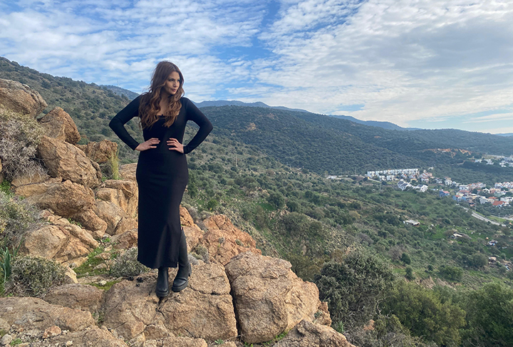 Ünlü Oyuncudan İzmir Dikili Denizköy’de Örnek Yatırım